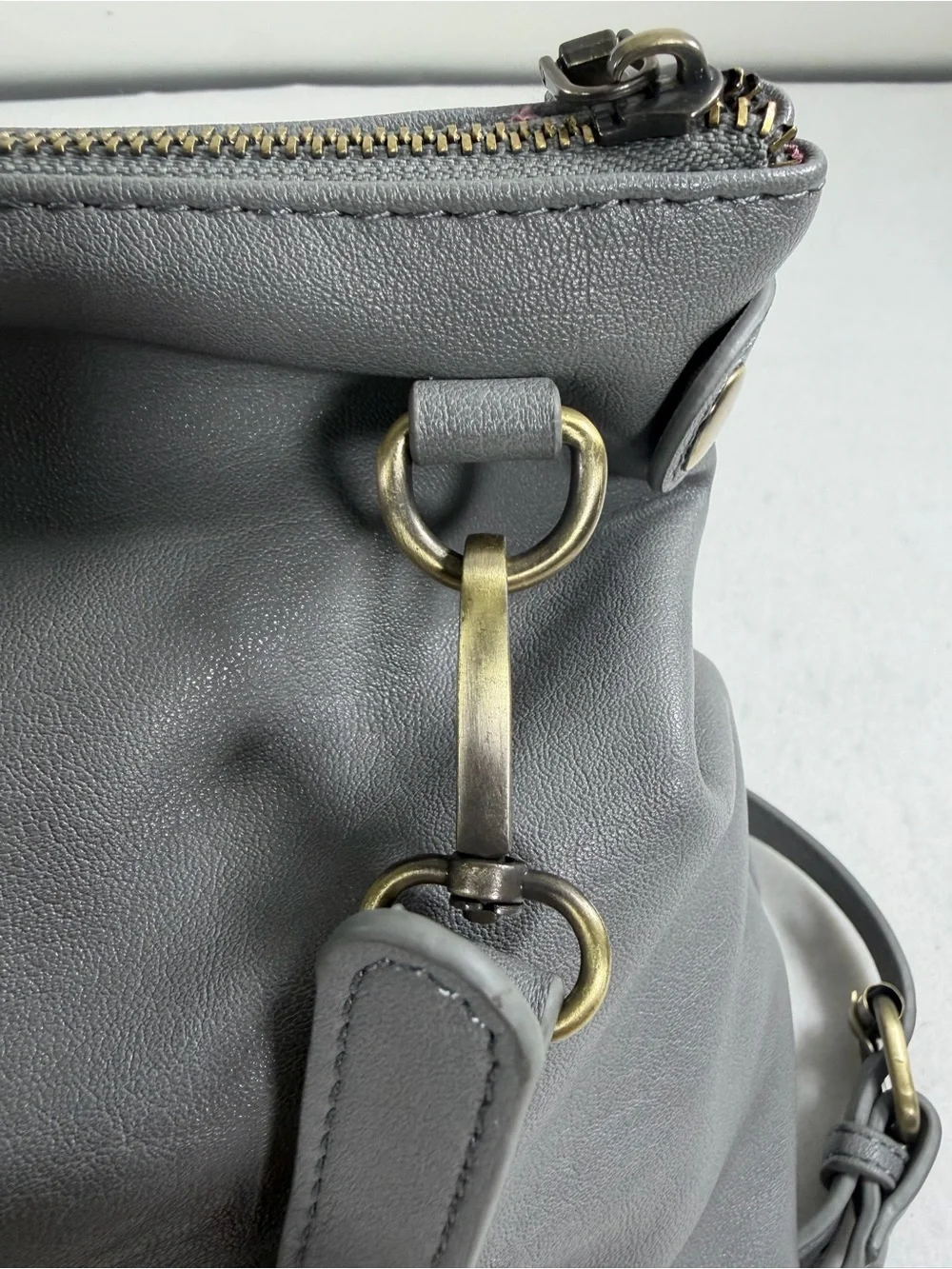 Antik Kraft‎ Gray Crossbody Bag Adjustable Strap Zip Top Purse